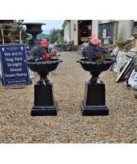 Garden Urns & Planters